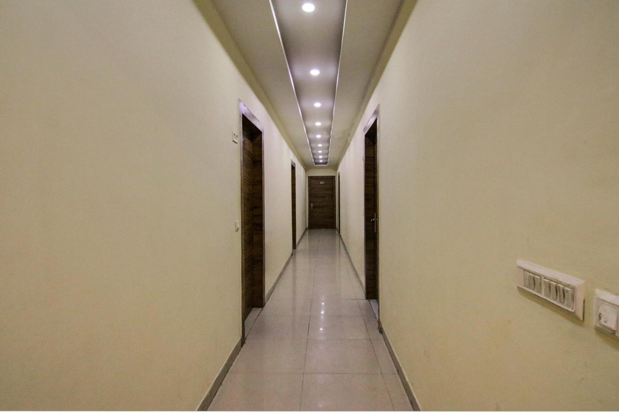 Hotel Yash House Nowe Delhi Zewnętrze zdjęcie